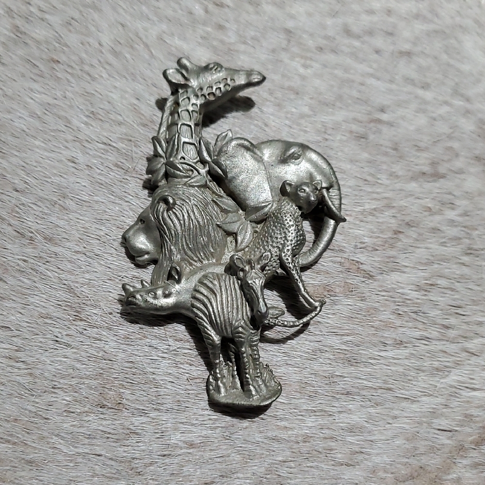 Vintage Safari Animal Brooch Noahs Ark